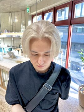 ヲタク(wotaku.) メンズホワイトカラーハイトーンマッシュセンター分け