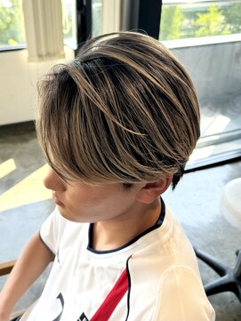 ニュート(Neut ) メンズバレイヤージュセンターパートカルマパーマmen's