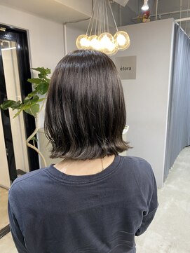 エトラ 渋谷店(etora) 前髪 外ハネボブ ミニウルフ  ホワイトグレージュ"