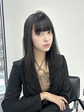 ユーフォリア 渋谷グランデ(Euphoria SHIBUYA GRANDE) レイヤーカット　ダークオリーブ　前髪カット