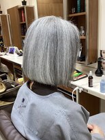 ピークアブー アヴェダ アトレ恵比寿(PEEK-A-BOO AVEDA) グレーショート前下がりボブ