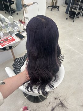 イオエ(ioe) ミディアムレイヤー/ツヤ髪スタイル/グレージュ/ショートボブ