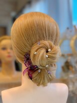 パシャ(Pasha)&nbsp;シニヨンアレンジ