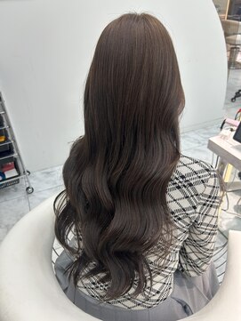 ロンドルピナス 小倉(Lond Lupinus) ミディアムレイヤーカット/似合わせカット/大人ガーリー/20代