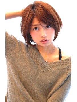 レウナ 外苑前(Reuna) 大人可愛いニュアンスショートボブ　ひし形シルエット