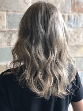 ディア(Dear) ホワイトグレージュ