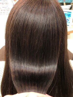【二俣川駅直結徒歩1分】数少ないAujuaトリートメント導入サロンでうるおう美しい髪に♪