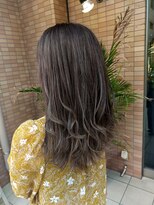 エイチ エアー ダヴ H air DAV調布北口&nbsp;白髪ぼかしハイライトメッシュスモーキートパーズ