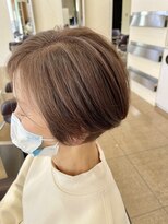 レッド(ReD)&nbsp;白髪ぼかしハイライト　ショート