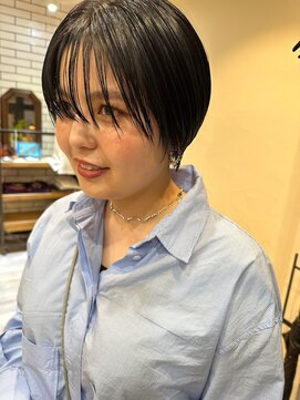 シフト(SHEEFT) 丸みシルエット♪大人ノーブルなツヤ感黒髪ナチュラルショート