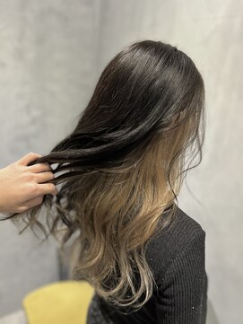 レヴィ 神楽坂(Levi) ブリーチ インナーカラー ホワイトベージュ