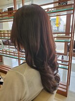 レイフィールド 滝の水店&nbsp;艶感ワインレッドロング巻きスタイル