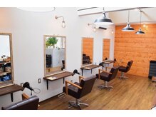 リドルヘアー 石井町店(Riddle HAIR)の雰囲気（暖かな照明に包まれたオシャレな空間で癒されてください♪）