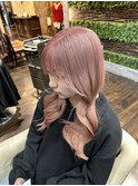 ピンクベージュ