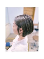 ヒラソル(girasol)&nbsp;耳掛けグラショートボブ／高濃度水素カラーリタッチ／アッシュ