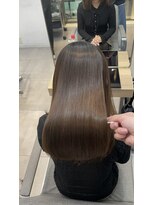 エラ(Ella)&nbsp;柔らかオリーブベージュ×髪質改善