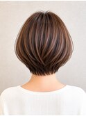 女性らしいフェミニンなショートスタイル