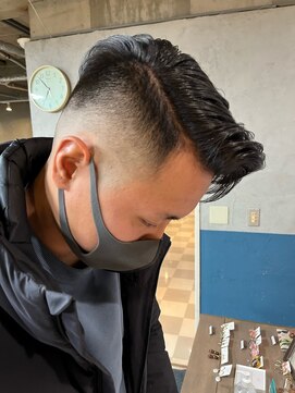 ビューティアンドトリップ クイーンズグッドプラン(Beauty&Trip QUEENS Good Plan) 前下がりサイドパート