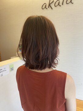 アカラ ヘアー akala hair 外ハネセミディ