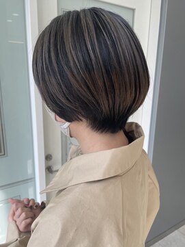 ザザ 高田馬場(ZA/ZA) アッシュハイライトなショート