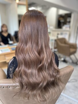 フツーロ 栄(FUTURO) プルエクステ