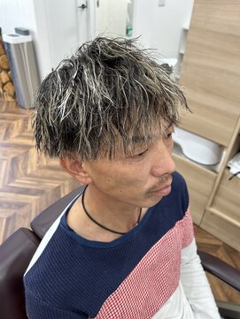 ヒカリ バイ イサミ 西川口(Hikari by ISAMI) 韓国マッシュスペインカールスパイキーショート〈理容室〉西川口