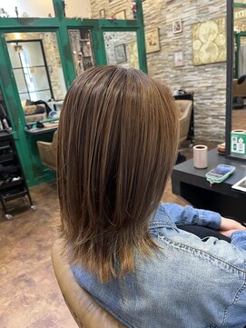 ヘアーラウンジ アンフィ 井土ヶ谷(Hair Lounge Anphi) くびれミディアム