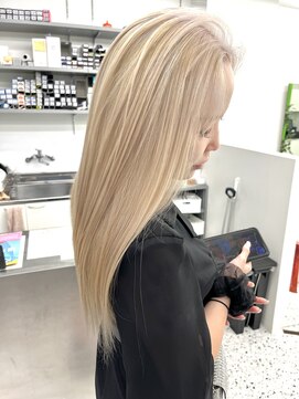 ヴィンスジオ 岐阜駅南(vince gio) ホワイトベージュ