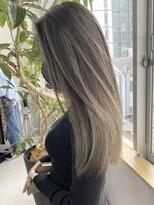 レブ 四条烏丸(Reb,)&nbsp;バレイヤージュブリーチオリーブグレージュレイヤーカットロング