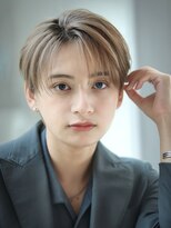 ハイトーンカラーフェザーショートニュアンスパーマコンマバング