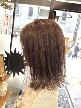 リノナ(Linona) ロングショートワンカールパーマカーキグレージュ前髪錦糸町