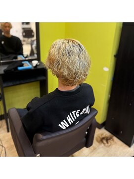 ケリーズグリーン(Kelly's Green) 波巻きスパイラルパーマ