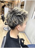 20代必見！ハイトーンハイライト×束感ショート