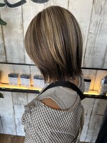 ロイズ ヘアデザイン アンド スパ(LOES)&nbsp;デザインハイライト×ミルクティーブロンド×外はねボブ