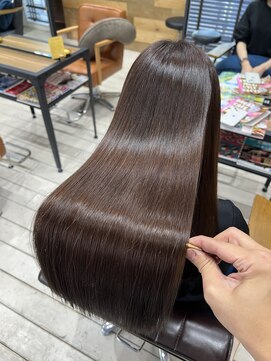 パドトロワ(Pas de trois) 20代30代の忙しい毎日を楽にする髪質改善☆うねり除去システム
