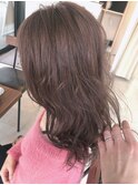 ピンクグレージュ