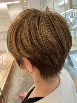 アクイスオバタ(AQICE obata) 白髪を活かしたハイライトをたっぷり