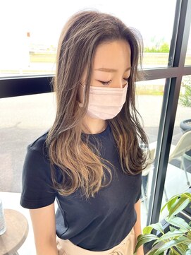 ルーミー(ROOMY) かきあげバングのインナーカラー