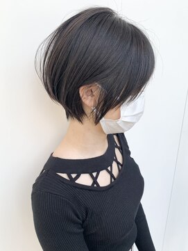 ステア ケース(stair case) 大人黒髪耳かけくびれショートボブ20代30代40代