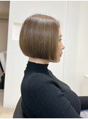 切りっぱなしボブ透明感カラーダブルカラー前髪なしミニボブ