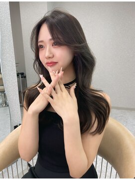 リリー(Lilley) くすみベージュ×姫カットレイヤー×韓国風巻き【ayana】