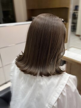 アフェクション 大曽根店 イメチェンホワイトブロンド外ハネボブ美髪ワイドバング