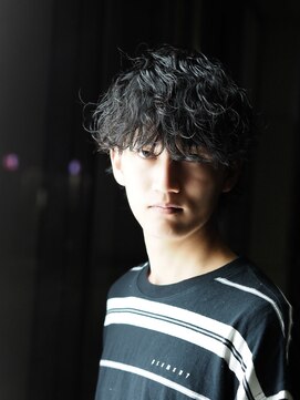 サン(3) 波巻きパーマ　波巻きスパイラル　黒髪