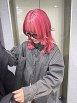 リラス 博多(rilas)&nbsp;ウルフカット　ダブルカラー　ブリーチ　ピンク　レイヤー