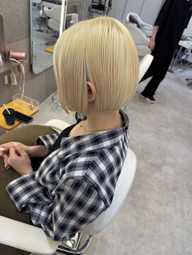 アナ ラーナ(Anna Lanna) 抜きっぱなしイエローベージュの丸みボブ＊森本ひろか＊