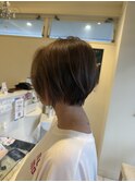 すっきり前下がりショートヘア