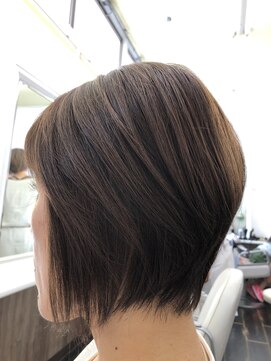 美容室 ファウンティン(fountain) キレイめ前下がりボブ