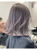 アライブ キチジョウジ(ALIVE Kichijoji)&nbsp;エアータッチバレイヤージュ白髪ぼかし／ケアブリーチハイライト