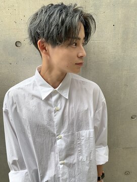 アリーズ シブヤ(ALLYS shibuya) シルバーグレー ナチュラルマッシュ センターパートアップバング