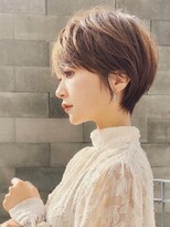 ビュー フクオカ(VIEW FUKUOKA)&nbsp;大人かわいい美髪ホワイトグレージュ ネビージュショートボブ